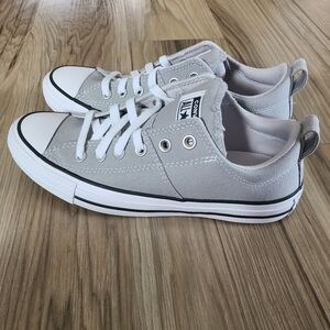 Converse  All-Stars Chuck Taylors Womens Size 8.5